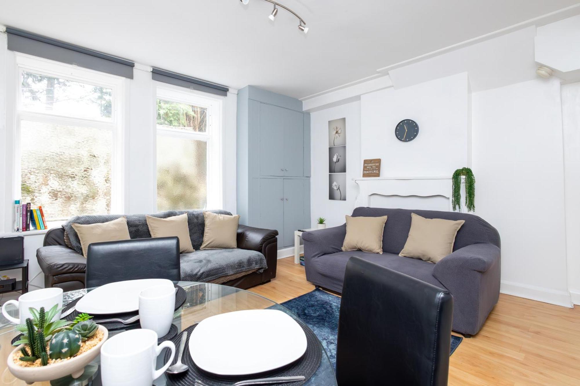 Spacious 3 Bedroom Ground Floor Apartment - 10 Mins From City Centre 利兹 外观 照片