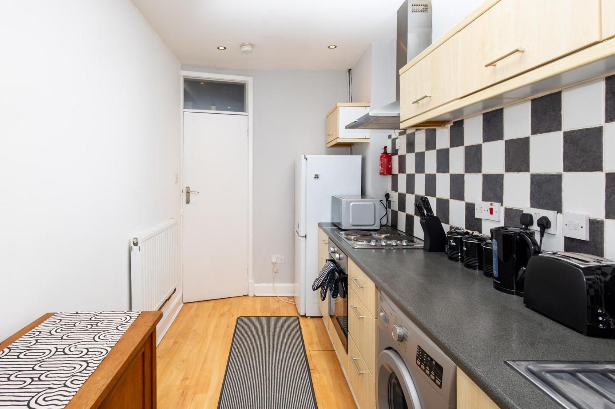 Spacious 3 Bedroom Ground Floor Apartment - 10 Mins From City Centre 利兹 外观 照片