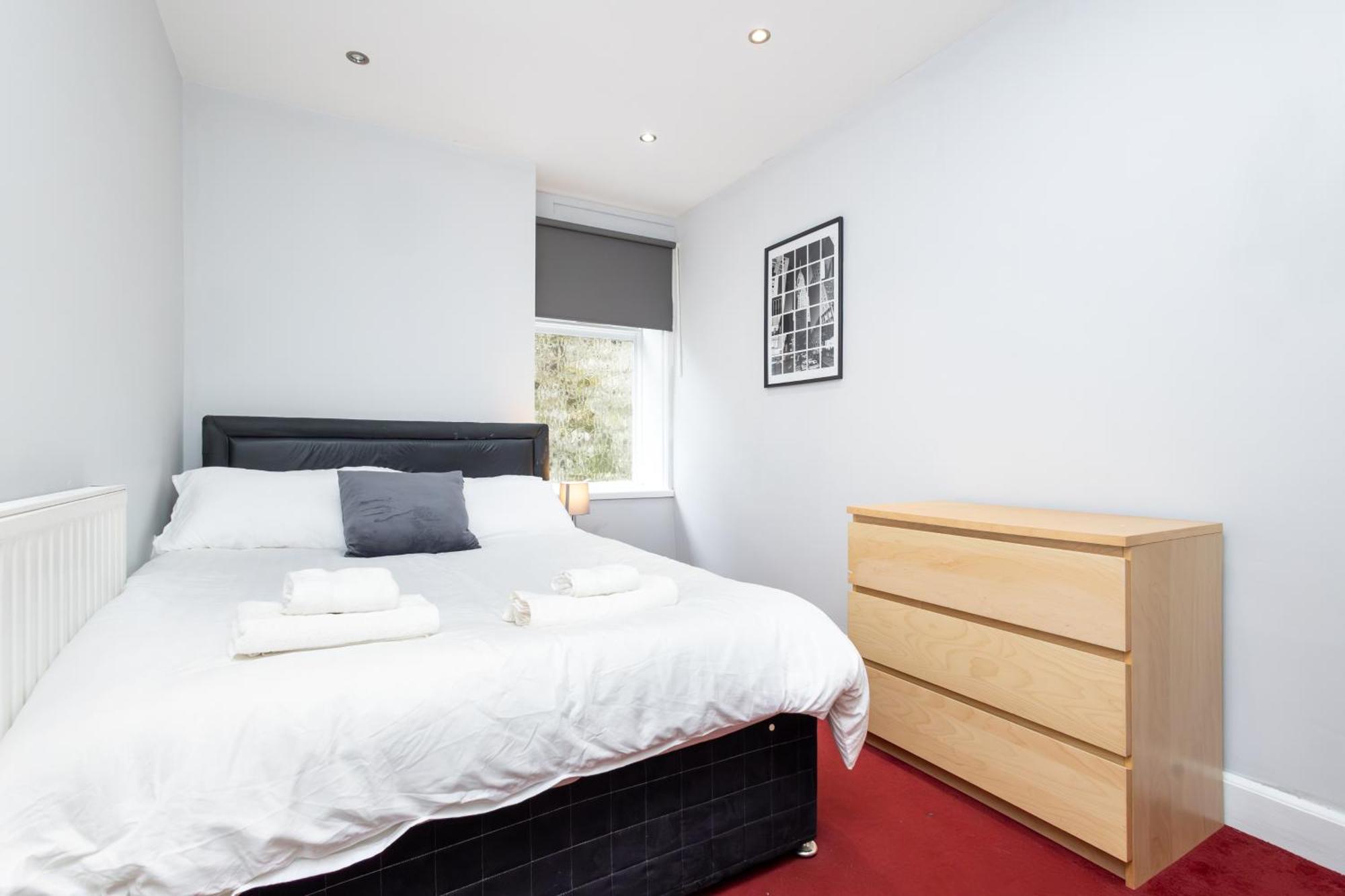 Spacious 3 Bedroom Ground Floor Apartment - 10 Mins From City Centre 利兹 外观 照片