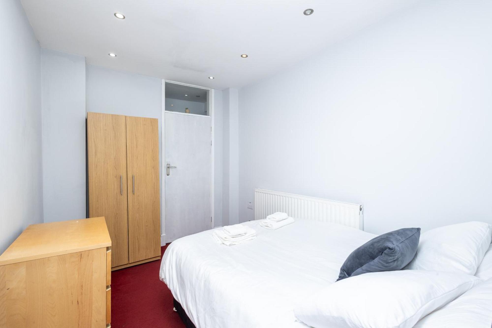 Spacious 3 Bedroom Ground Floor Apartment - 10 Mins From City Centre 利兹 外观 照片